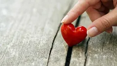 Zo blaas je je band en relatie met je partner nieuw leven in: 4 "geheime" liefdestalen