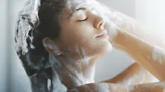 Styling verdwijnt, maar de gevolgen blijven: wat hoopt zich maandenlang op je hoofdhuid op?