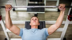 Niet voor spieren, maar voor het leven: trainingen die je lichaam echt sterk maken