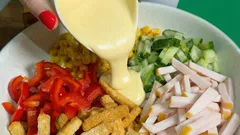 Zonder een druppel mayonaise: recept voor een heerlijke salade voor Oud en Nieuw