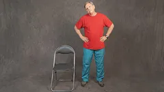 Als je deze 4 stoeloefeningen kunt doen na je 55e - dan ben je uitzonderlijk sterk