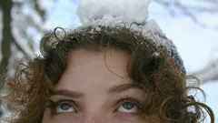 Hoe verzorg je je hoofdhuid in de winter: 6 regels voor een "ijskoude" beautyroutine