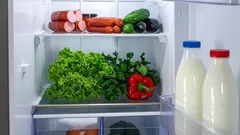 Vieze geur uit de koelkast verdwijnt meteen: onthoud deze snelle huismethode